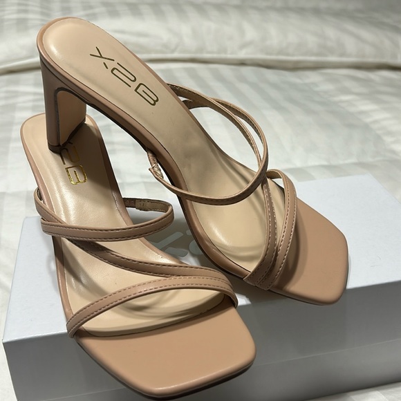 Nude strapy sandals never worn size 10 - Picture 1 of 4